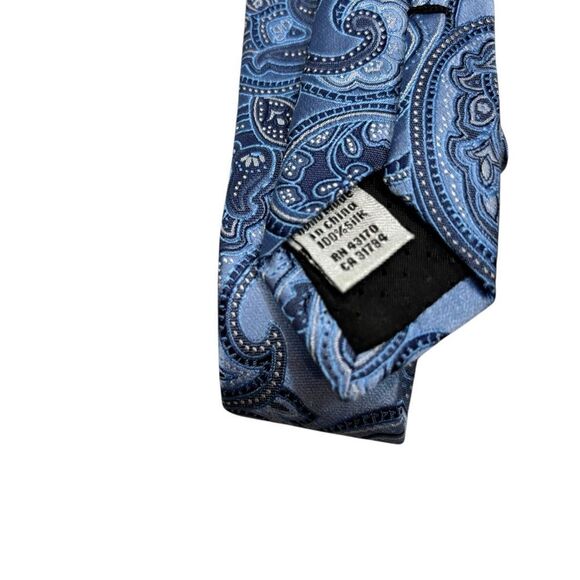 Lot of two Men’s Geoffrey Beene Brand Silk Neck Ties - Picture 10 of 11